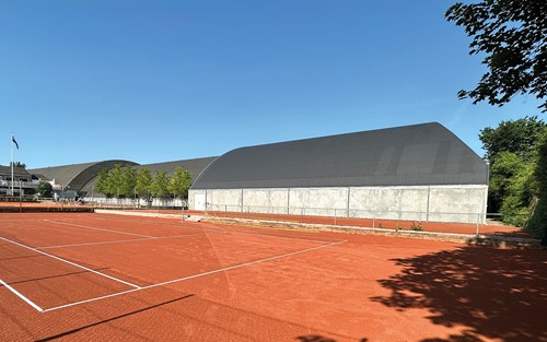 HIK Tennishal udefra